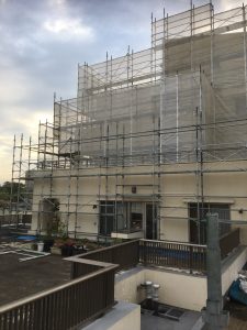 東京都　多摩市　足場施工