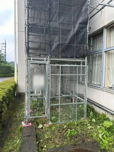 中学校　公立　足場工事