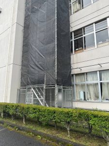 中学校　公立　足場工事