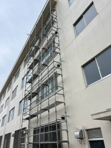 埼玉県　狭山市　足場施工
