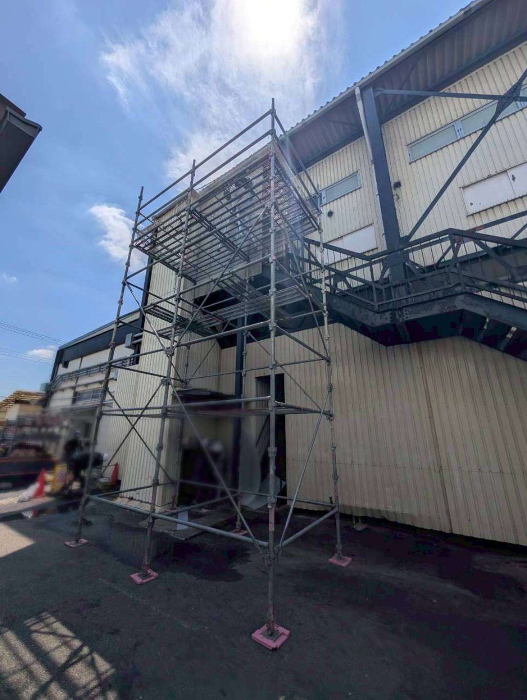 埼玉県　狭山市　足場施工